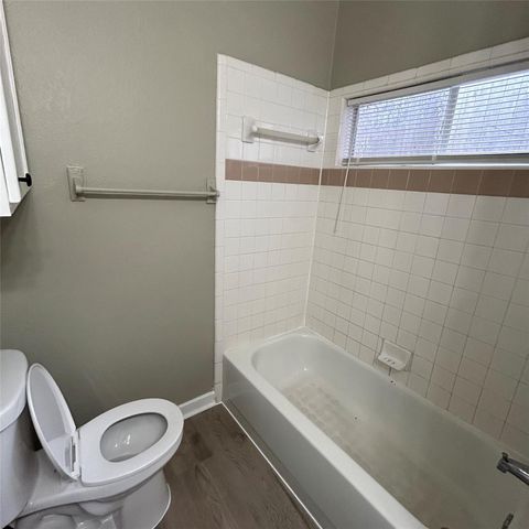 1235 Armadillo RD B, Austin, TX 78745