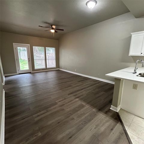 1235 Armadillo RD B, Austin, TX 78745