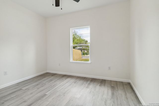 567 N San Horacio, San Antonio, TX 78228