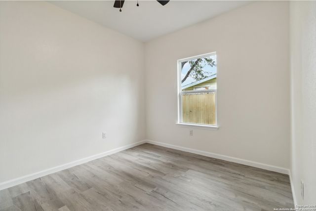 567 N San Horacio, San Antonio, TX 78228