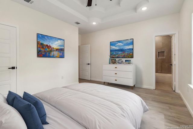 567 N San Horacio, San Antonio, TX 78228