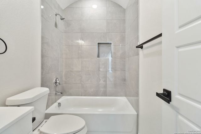 567 N San Horacio, San Antonio, TX 78228