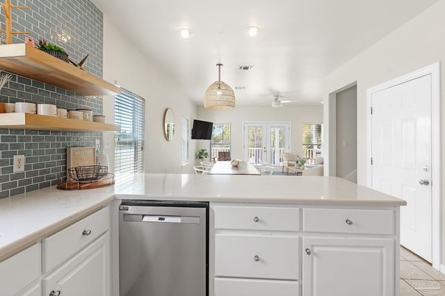 630 Gulf Way Dr, Gulf Shores, AL 36542