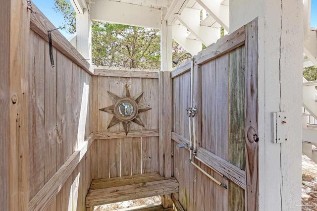 630 Gulf Way Dr, Gulf Shores, AL 36542