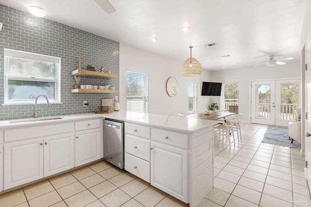 630 Gulf Way Dr, Gulf Shores, AL 36542