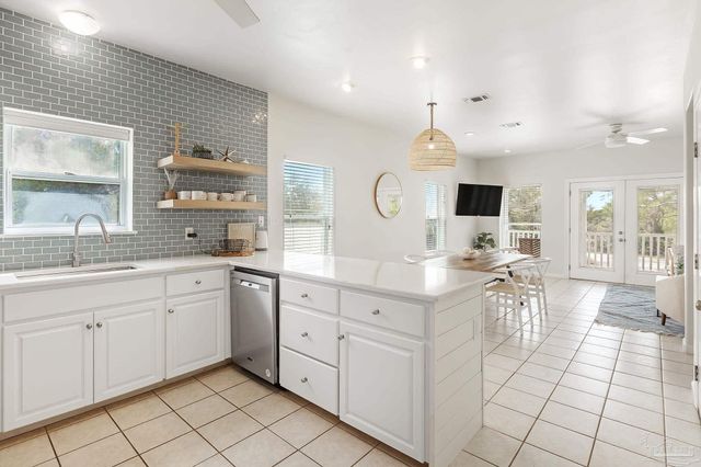 630 Gulf Way Dr, Gulf Shores, AL 36542