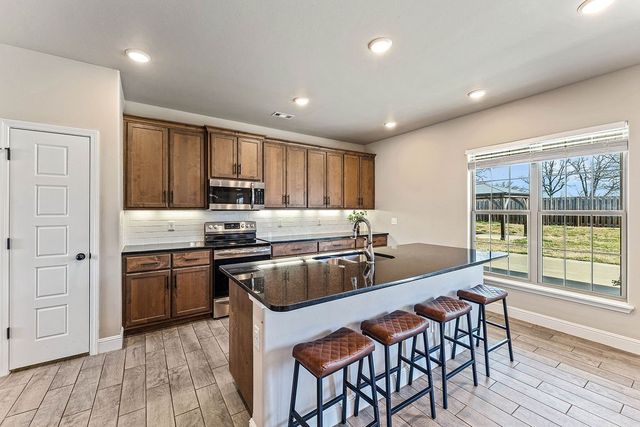 3670 Macintosh Way, Bentonville, AR 72712