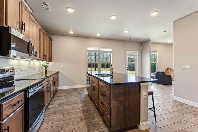 3670 Macintosh Way, Bentonville, AR 72712