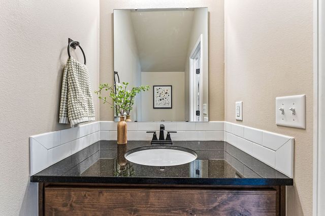 3670 Macintosh Way, Bentonville, AR 72712