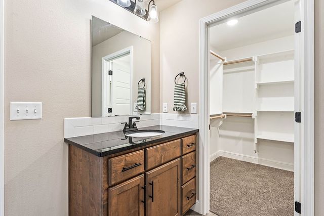 3670 Macintosh Way, Bentonville, AR 72712