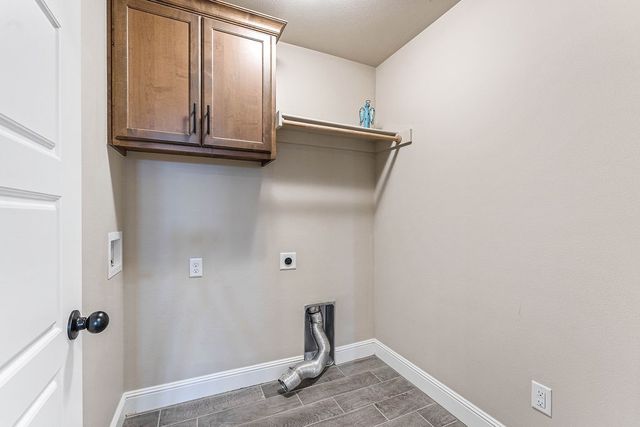 3670 Macintosh Way, Bentonville, AR 72712