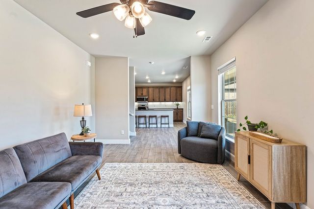 3670 Macintosh Way, Bentonville, AR 72712