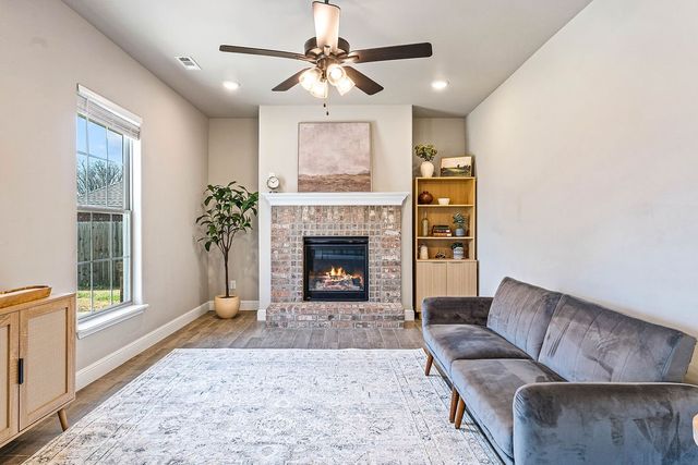 3670 Macintosh Way, Bentonville, AR 72712