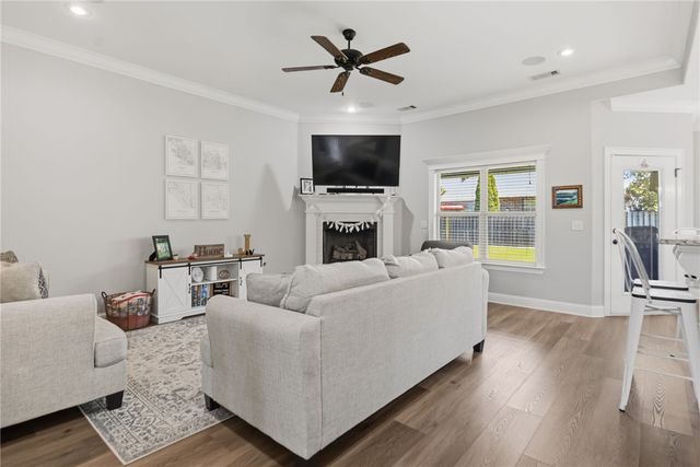 100 NW Highland Road, Bentonville, AR 72712