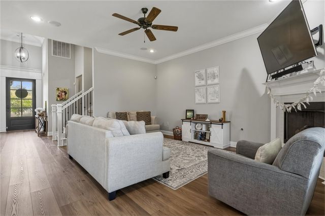 100 NW Highland Road, Bentonville, AR 72712