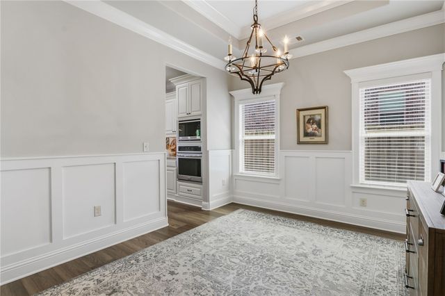 100 NW Highland Road, Bentonville, AR 72712