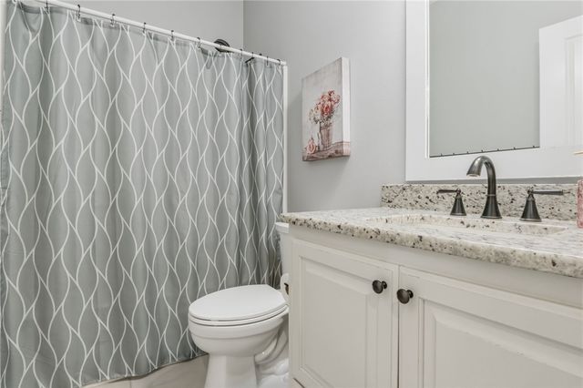 100 NW Highland Road, Bentonville, AR 72712