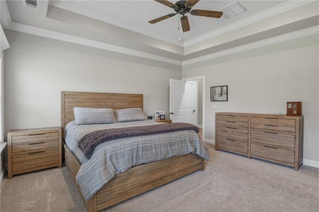 100 NW Highland Road, Bentonville, AR 72712