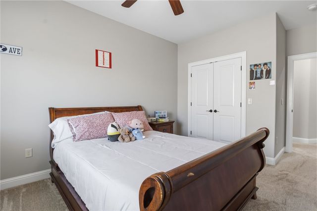 100 NW Highland Road, Bentonville, AR 72712