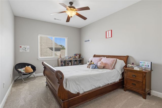 100 NW Highland Road, Bentonville, AR 72712