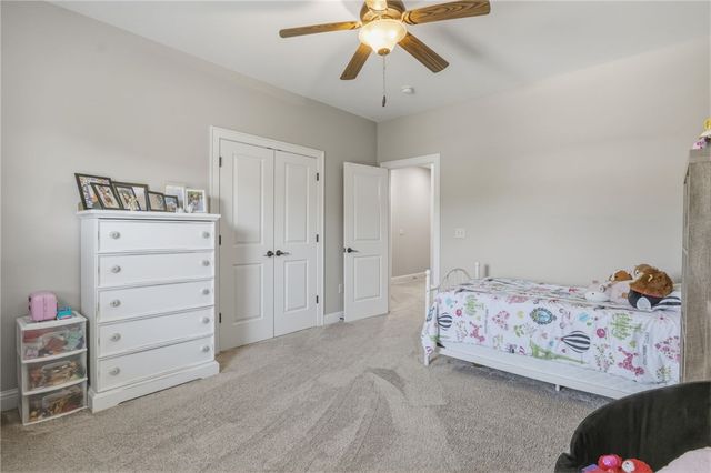 100 NW Highland Road, Bentonville, AR 72712