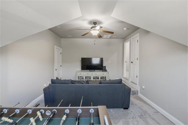 100 NW Highland Road, Bentonville, AR 72712