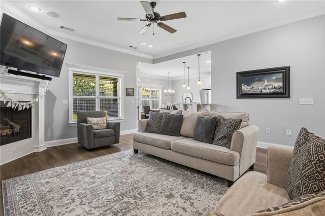 100 NW Highland Road, Bentonville, AR 72712