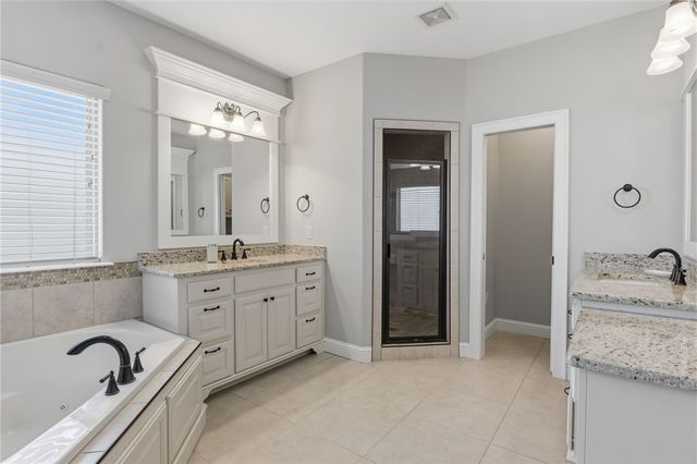 100 NW Highland Road, Bentonville, AR 72712