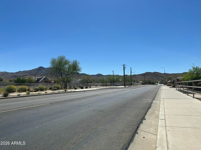 9908 S 43rd Avenue, Laveen, AZ 85339