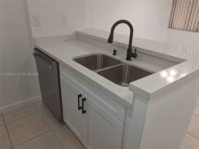 15495 N Miami Lakeway N 207, Miami Lakes, FL 33014