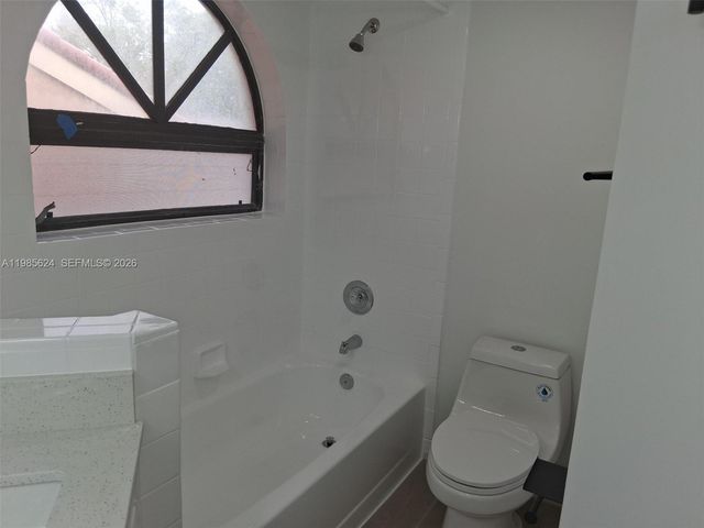 15495 N Miami Lakeway N 207, Miami Lakes, FL 33014