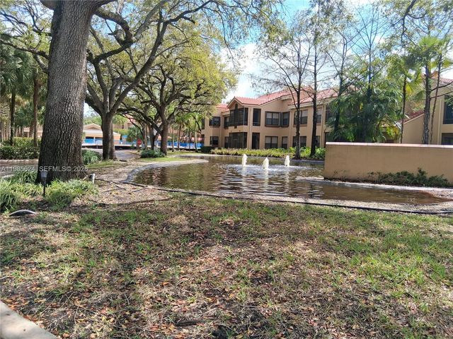 15495 N Miami Lakeway N 207, Miami Lakes, FL 33014