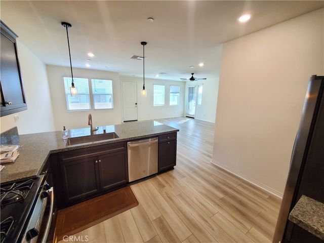 7060 Vernazza Place, Eastvale, CA 92880