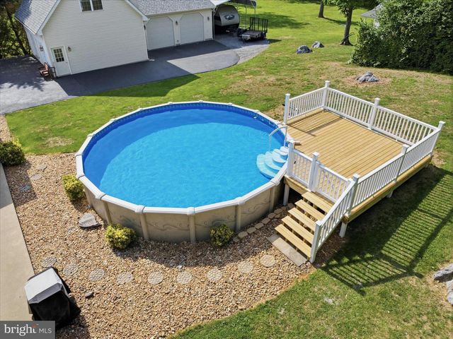726 DOE RUN RD, Inwood, WV 25428