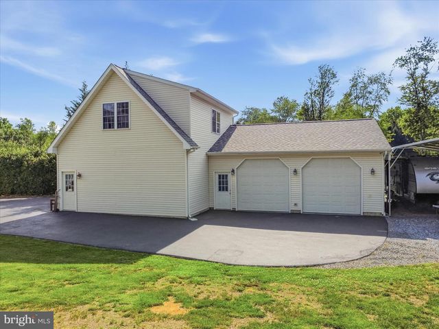 726 DOE RUN RD, Inwood, WV 25428