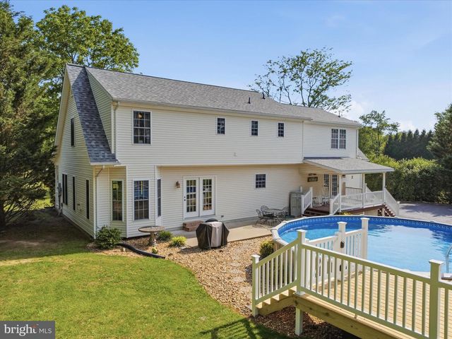 726 DOE RUN RD, Inwood, WV 25428