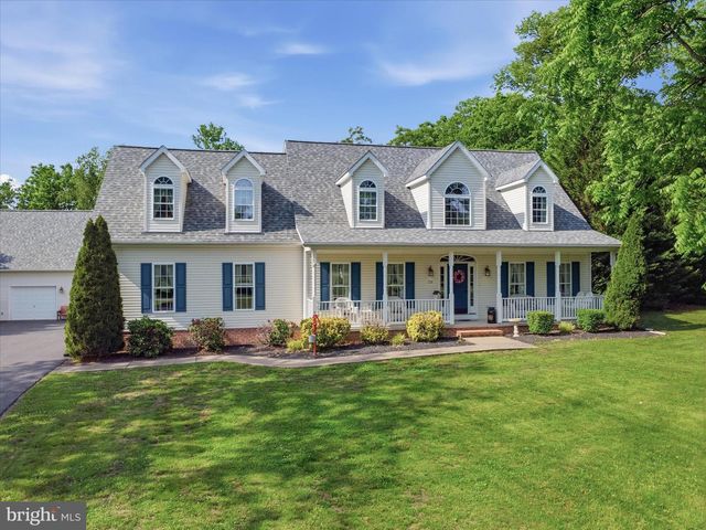 726 DOE RUN RD, Inwood, WV 25428
