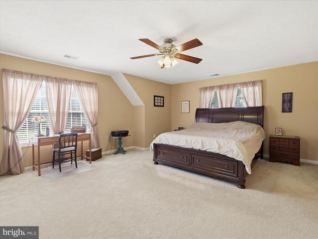 726 DOE RUN RD, Inwood, WV 25428