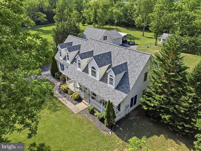 726 DOE RUN RD, Inwood, WV 25428