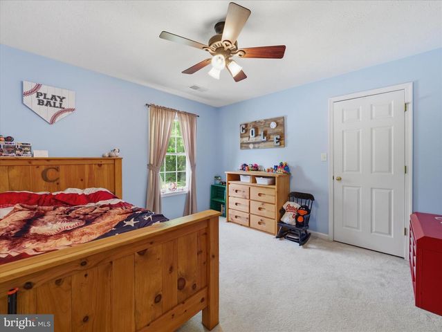 726 DOE RUN RD, Inwood, WV 25428