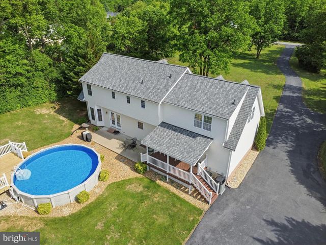 726 DOE RUN RD, Inwood, WV 25428