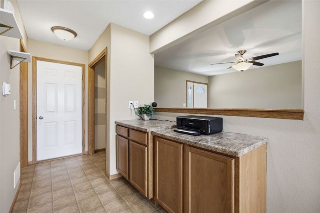 1577 Hunters Creek Way, Marion, IA 52302