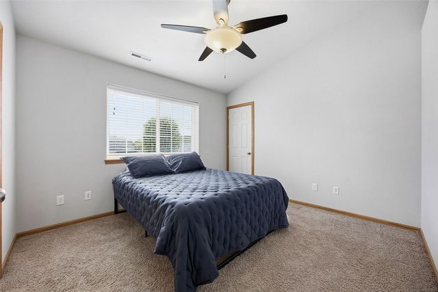 1577 Hunters Creek Way, Marion, IA 52302
