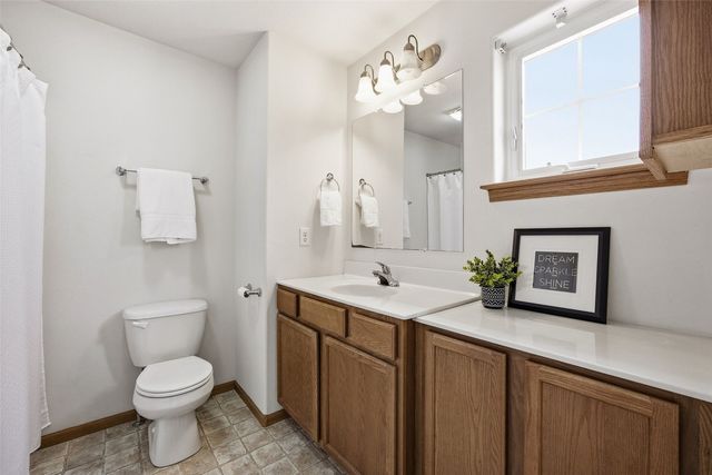 1577 Hunters Creek Way, Marion, IA 52302