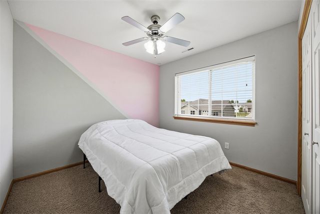 1577 Hunters Creek Way, Marion, IA 52302