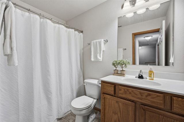 1577 Hunters Creek Way, Marion, IA 52302