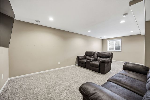 1577 Hunters Creek Way, Marion, IA 52302