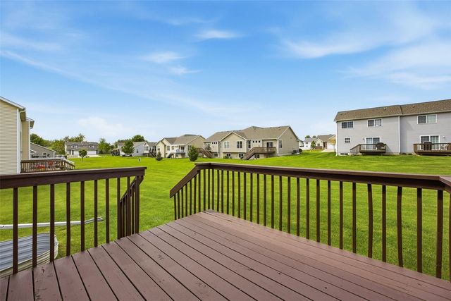 1577 Hunters Creek Way, Marion, IA 52302