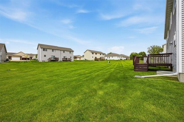 1577 Hunters Creek Way, Marion, IA 52302