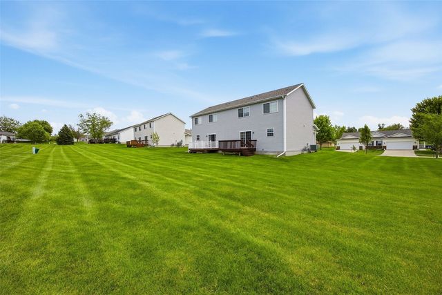 1577 Hunters Creek Way, Marion, IA 52302